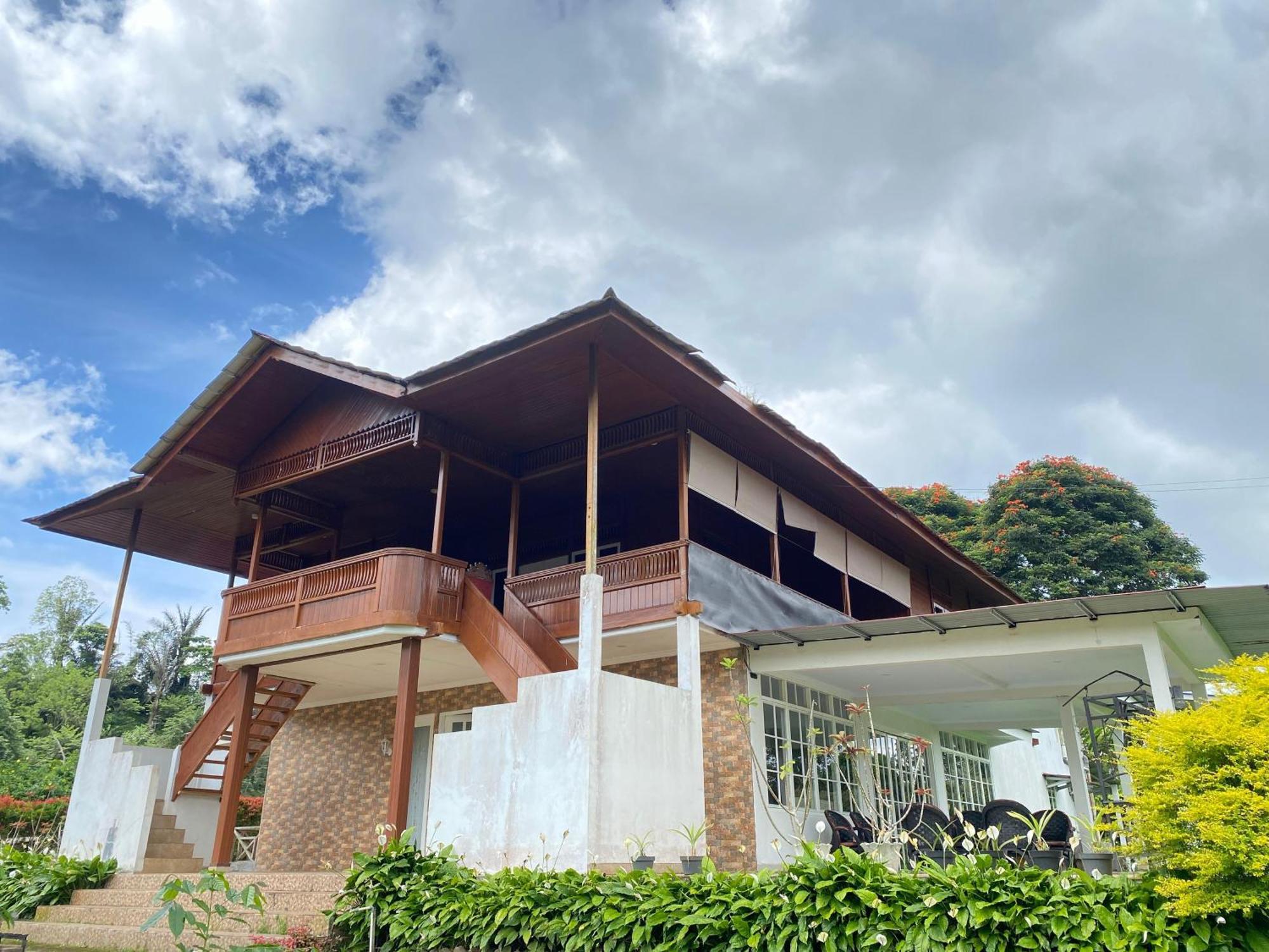 Super Wonderful 5 Bedrooms With Bathroom Villa Marion Tomohon Exterior foto