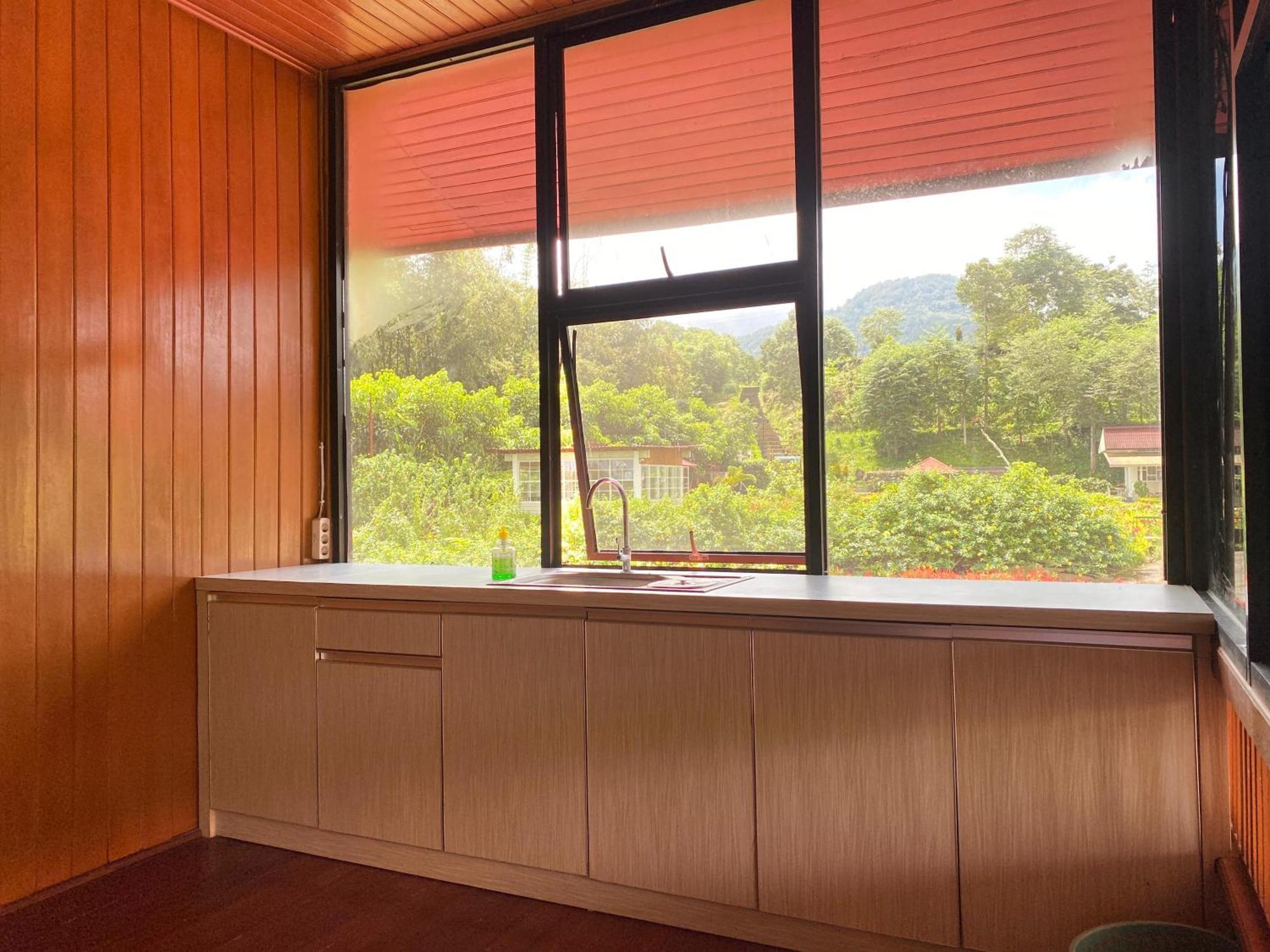 Super Wonderful 5 Bedrooms With Bathroom Villa Marion Tomohon Exterior foto